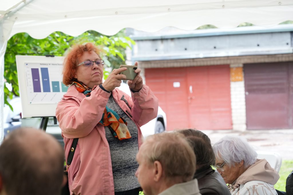 Nuo pirmųjų klausimų iki atnaujinto šilumos punkto – Atvirų durų dienoje gyventojai galėjo pamatyti, kaip renovacija atrodo realiame daugiabutyje